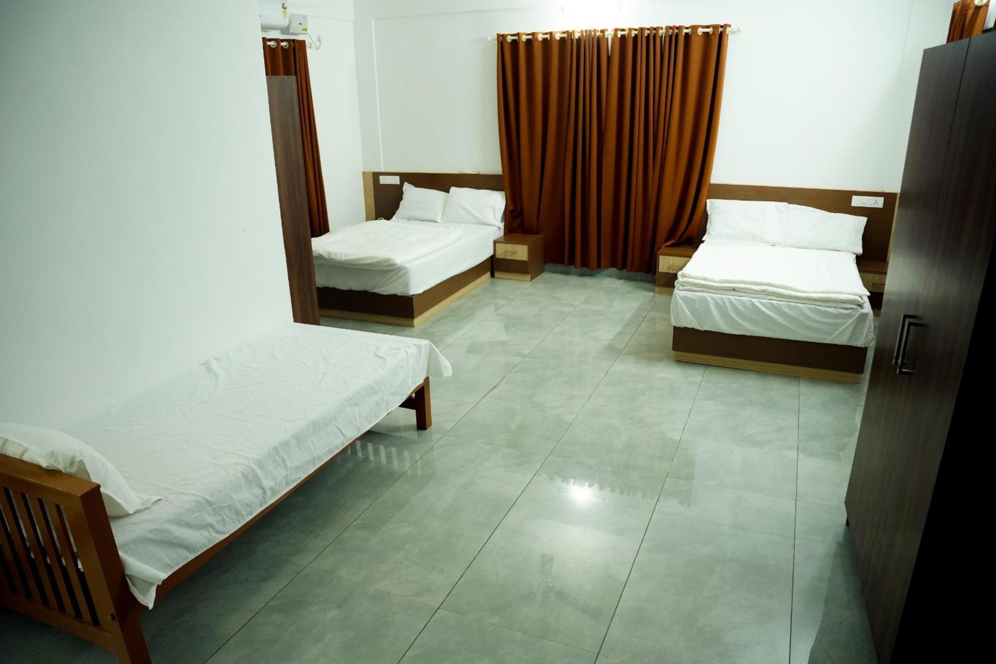 Jayalakshmi Residency Hotel Vaduvanchal Exterior photo